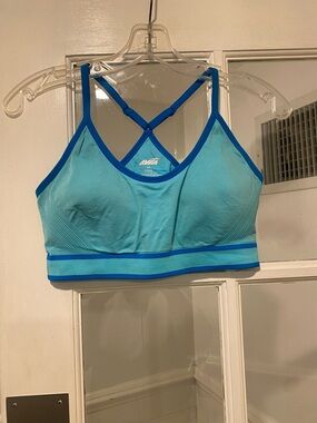 Avia size Large Bra good condition